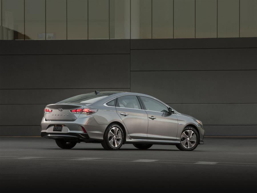  Hyundai Sonata Hybrid (LF) 2017 года  (NA) (фото 6 из 24)